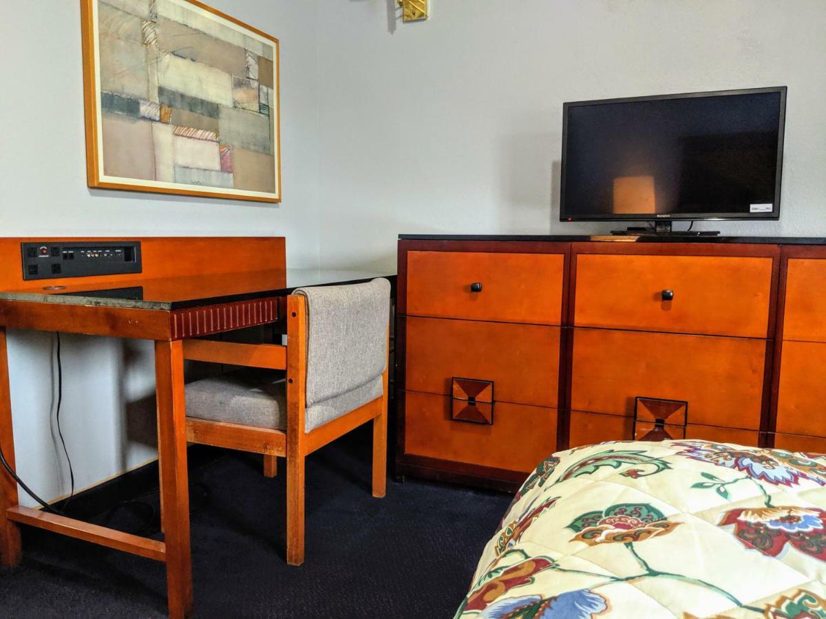 Motel Executive Thomson